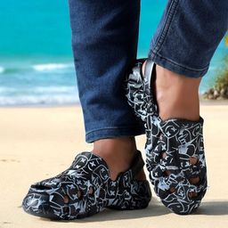 KAPYANSH Men Printed Croslite Clogs-picture-50