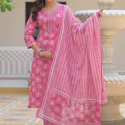 AARDRAA Women Floral Printed Cotton Kurta with Trousers & Dupatta-58