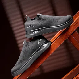 JQR Men Mesh Running Non-Marking Shoes image 5
