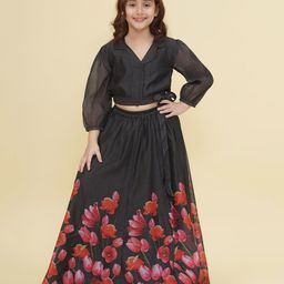 Bitiya By Bhama Silk Woven Three Fourth Puffed Sleeves Floral & Chevron Printed Lehenga Choli Set - Black-image-82