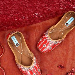 PehnawaCraft Women Printed Leather Mojaris-image-17