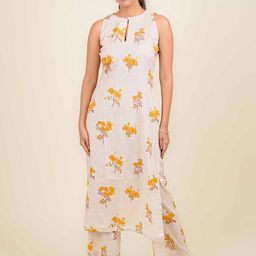 MONOMEE Floral Printed Keyhole Neck Pure Cotton Kurta With Trousers-image-43
