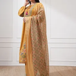 vishudh VishudhFloral Embroidered Tie-Up Neck A-Line Kurta With Trousers And Dupatta image 5