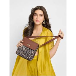 Zouk FloMotif Flap Sling Bag Black-picture-30