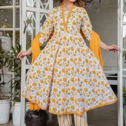 SINGNI Floral Printed V-Neck Pure Cotton A-Line Kurta With Trousers & Dupatta-picture-14