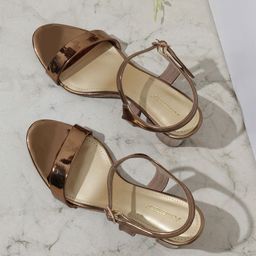 KNEETOES Women Open Toe Flats with Buckles-35