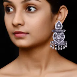 Sangria Silver-Plated Kundan-Studded Oxidised Drop Earrings image 4