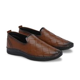 LEEPEETER Men Textured Ethnic Mojaris Casual Shoes-picture-1