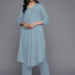 Varanga V-Neck A-Line Kurta with Trousers-25