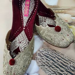 Fulkari Women Embellished Ethnic Mojaris Flats-image-70