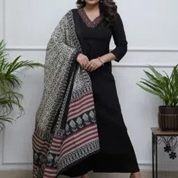 CREEPER Women Floral Embroidered Regular Kurta with Trousers & With Dupatta-77
