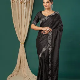 VILLAGIUS Embellished Saree-image-4