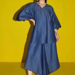 SIL SILA V-Neck Three-Quarter Sleeves Top With Palazzo-image-71