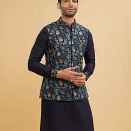 Twamev Men Regular Sequinned Kurta with Churidar And Jacket image 3