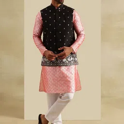 SOJANYA Men Floral Embroidered Kurta with Pyjama-32