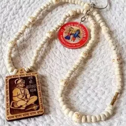 GenZcomplex Square Pendants with Chains-1