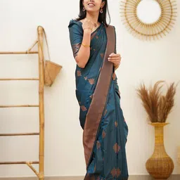 MORDEN MUSE Floral Woven Design Zari Kanjeevaram Saree With Unstiched Blouse Piece-picture-0