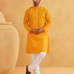 SOJANYA Men Embroidered Chikankari Kurta-image-82