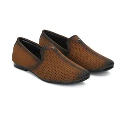 STEPHORN Men Textured Slip On Loafers-picture-4