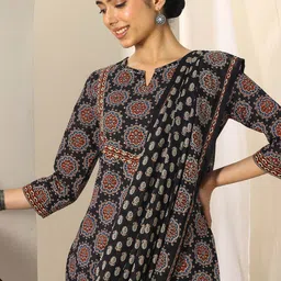 Libas Ethnic Motifs Printed Notch Neck Kurta With Trousers And Dupatta image 2