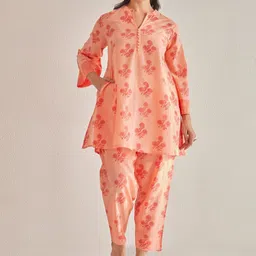 TARA-C-TARA Floral Block Printed Mandarin Collar Pure Cotton Tunic With Trouser-image-35