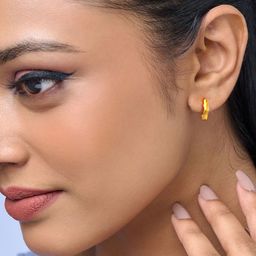 Joyalukkas Women 22KT Geo Frame Gold Earrings-image-20