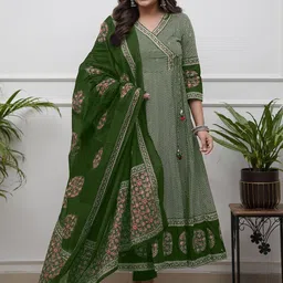 Lilots Chevron Printed V-Neck Anarkali Kurta With Trousers And Dupatta-picture-34