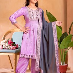 Aarika Girls Embroidered Regular Thread Work Kurta with Patiala & With Dupatta image 3