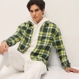THE BEAR HOUSE Men Spread Collar Tartan Checked Cotton Relaxed Fit Casual Shirt-image-16