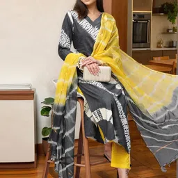 Aaghnya Women Viscose Rayon Printed Kurta Sets-picture-37