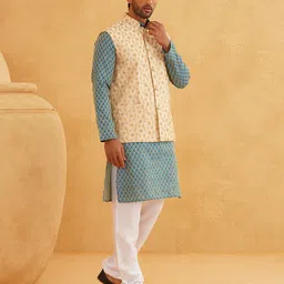 SOJANYA Men Regular Thread Work Kurta with Churidar image 4
