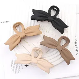 Blubby Unisex Set of 4 Claw Clip image 5