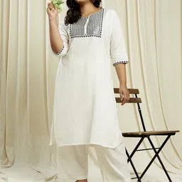 Globus Gloplus Sequinned Embroidered Yoke Straight Plus Size Kurta With Pants Festive Set-picture-24