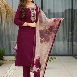 URMIR FASHION Women Floral Embroidered Regular Thread Work Kurta with Trousers & With Dupatta-picture-42