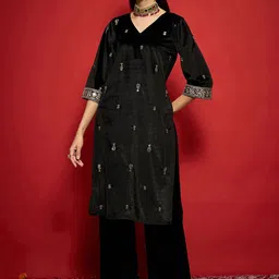 Shae by SASSAFRAS Women Embroidered Grandeur & Majestic Artwork Velvet Kurta-image-95