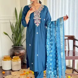 VARNI FABRICS Women Floral Embroidered Regular Kurta with Trousers & Dupatta-picture-44