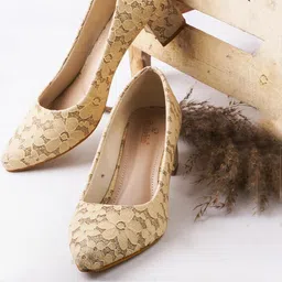 Dollphin Women Beige Heels-42