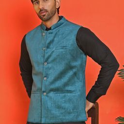 Anouk Men Regular Velvet Kurta with Pyjamas image 4