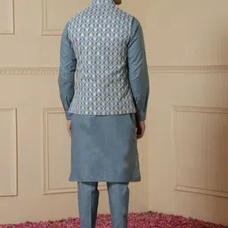 Satwaa Men Regular Thread Work Kurta with Trousers image 5