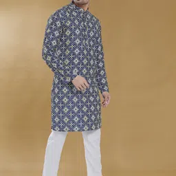 DIVISIVE Men Geometric Embroidered Kurta-image-83