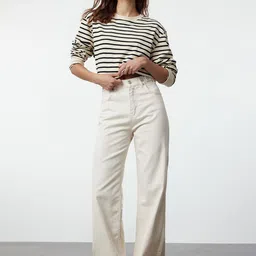 Trendyol Women Solid Regular Mid-Rise Trousers-picture-37