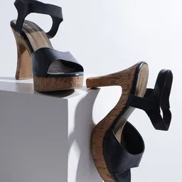 KNEETOES Women Colourblocked Open Toe Flats with Bows-30