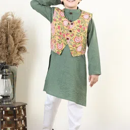Sangria Green Boys Striped Kantha Work Pure Cotton Kurta With Pyjamas & Jacket-image-65