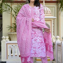 DIVASTRI Women Floral Printed Regular Beads and Stones Pure Cotton Kurta with Trousers & With Dupatta-image-17