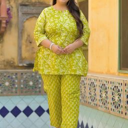 Lee Moda Printed Pure Cotton V-Neck Three Fourth Sleeves Tunic With Trouser Co-Ords-image-82