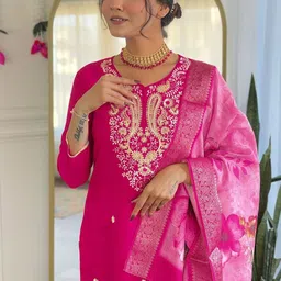 URMIR FASHION Women Floral Embroidered Regular Kurta with Trousers & With Dupatta-image-69