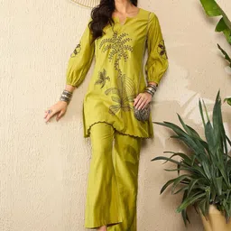 AHIKA Embroidered Notch Neck Tunic With Trousers-image-13