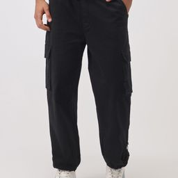 NOBERO Men Relaxed Loose Fit Cargos-picture-2