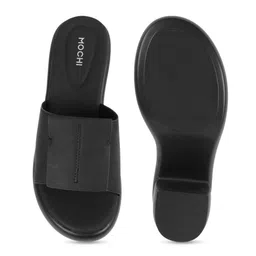 Mochi Textured Block Sandals image 2