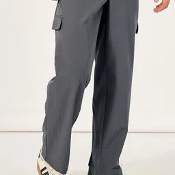 Styli Men Solid Relaxed Fit Welt Flap Pocket Trousers-image-70